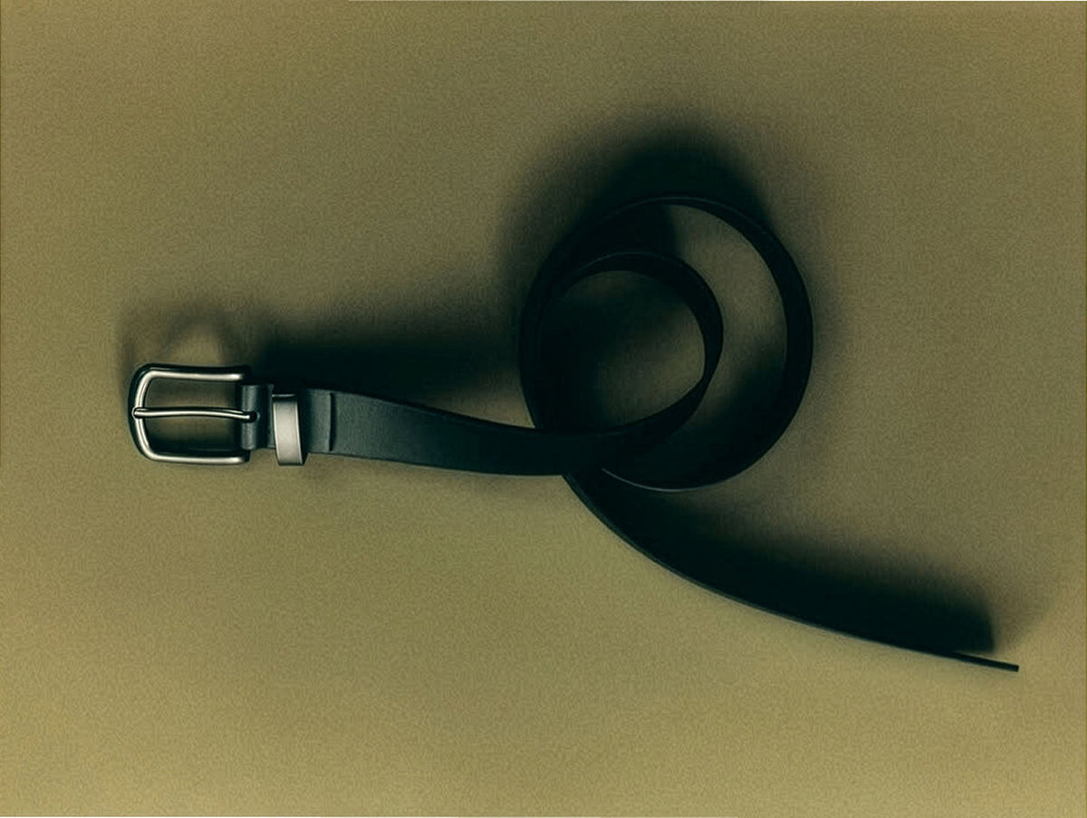Small Accessories That Quietly Complete an Outfit